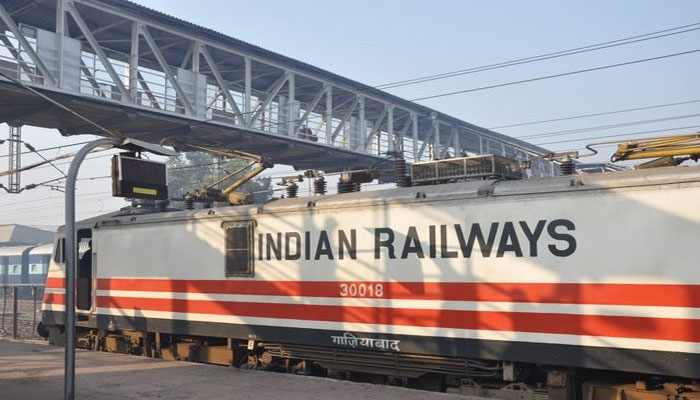 इंडियन रेलवे ने की 90 करोड़ रुपये की कमाई, जानिए कैसे