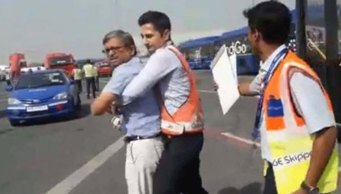 इंडिगो स्टाफ ने यात्री से की बदसलूकी, एयरलाइन ने मांगी माफी, नौकरी से निकाला