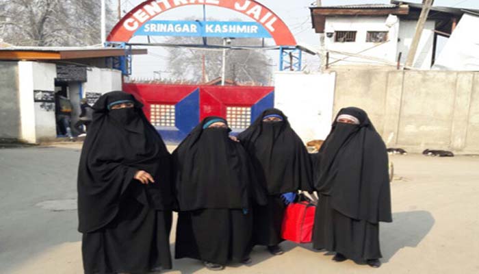 श्रीनगर : महिला अलगाववादी नेता आसिया अंद्राबी जेल से रिहा