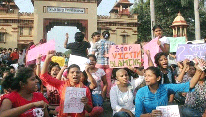 BHU में हुए बवाल पर कड़ी कार्रवाई, 13 छात्र निलंबित, जल्द होगी गिरफ्तारी