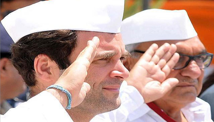जश्न का माहौल:सोनिया युग समाप्त,कांग्रेस में अब राहुल राज