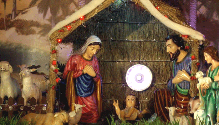 ईशु के जन्म के साथ ही शुरू हुआ क्रिसमस का त्योहार, गिरजाघरों में मनाया गया जश्न