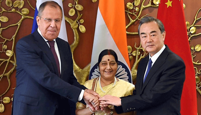भारत-रूस-चीन के विदेश मंत्री मिले, पर नहीं मिले आतंक पर इनके सुर