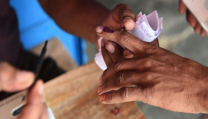 तमिलनाडु के आरके नगर में उपचुनाव के लिए मतदान शुरू, पढ़ें पूरी खबर