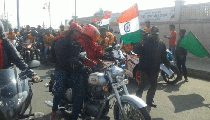 सेना दिवस: लखनऊ में निकाली गई बाइक रैली, महिलाएं भी हुईं शामिल