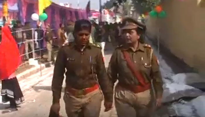 गणतंत्र दिवस परेड पर फर्जी महिला को पकड़ा गया ,पुलिस कर रही पूछताछ