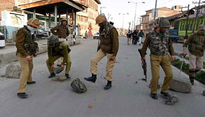 जम्मू- कश्मीर के सोपोर में विस्फोट, 4 पुलिसकर्मी शहीद, कुछ घायल