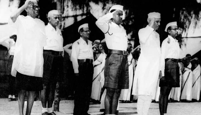भाजपा ने नेहरू को लालची बताया, कांग्रेस ने मांगा आजादी का हिसाब