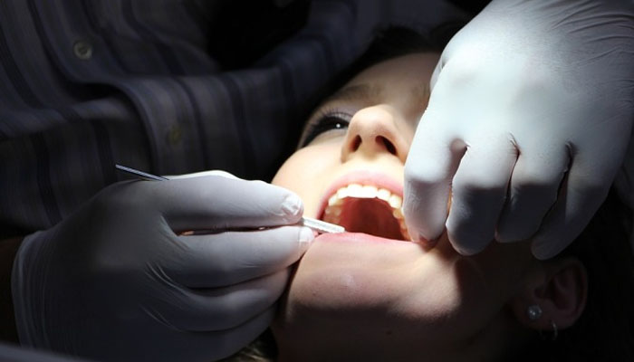 ब्रिटेन के बाशिंदों के लिए देशव्यापी संकट बनीं दांत की बीमारियाँ