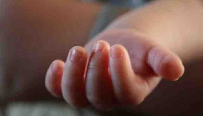 शर्मनाक: 8 महीने की बच्ची के साथ भाई ने ही किया रेप, मासूम की हालत गंभीर