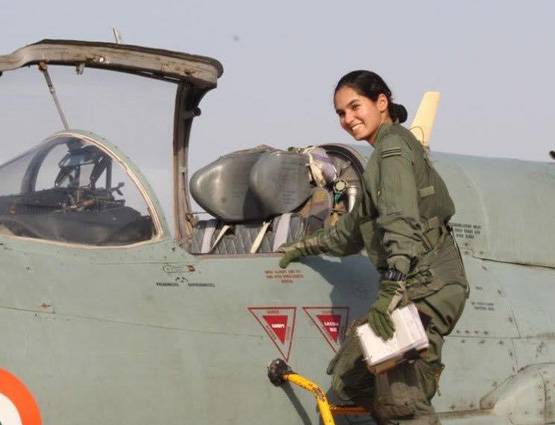 इस एक ख्याल ने बनाया अवनी को देश की पहली फाइटर पायलट महिला