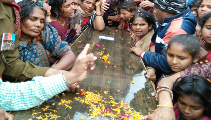 शहीद की अंतिम यात्रा में पाकिस्तान मुर्दाबाद के नारे से गूंज उठा आकाश