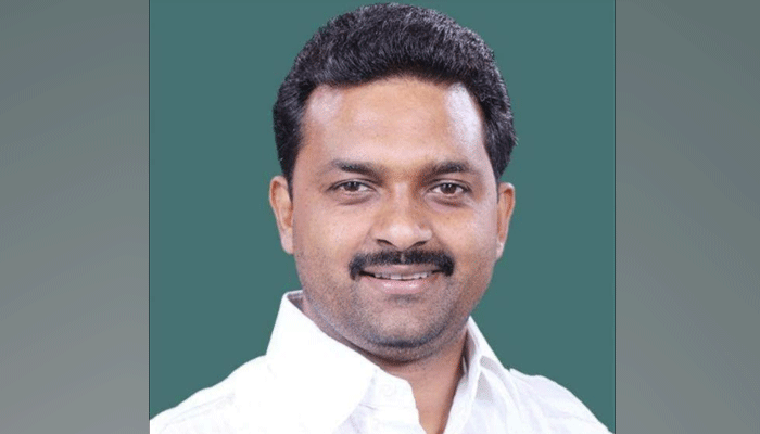 गोरखपुर: BJP MP कमलेश पासवान पर केस दर्ज, भाई बोले- लोकप्रियता के लिए किया