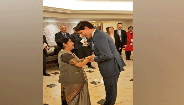 सुषमा स्वराज ने कनाडा के प्रधानमंत्री जस्टिन टूड्रो से की मुलाकात