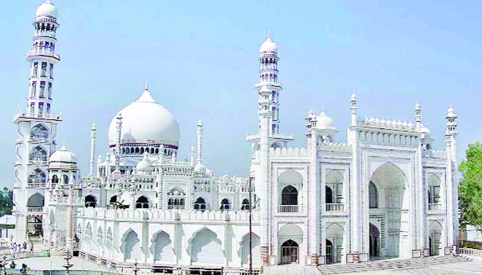 भव्यता की अनूठी मिसाल है  रशीद मस्जिद, इसे देखने के लिए दूर-दूर से आते हैं लोग