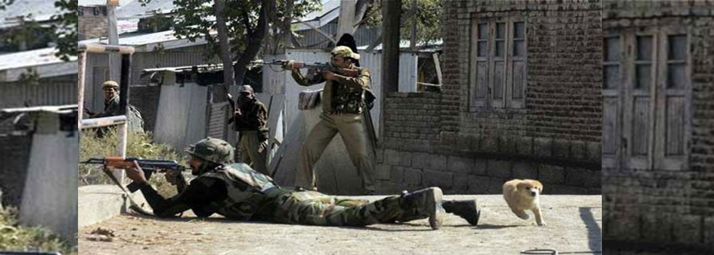कश्मीर विशेष अभियान : सुरक्षा बलों, आतंकवादियों के बीच मुठभेड़ शुरू
