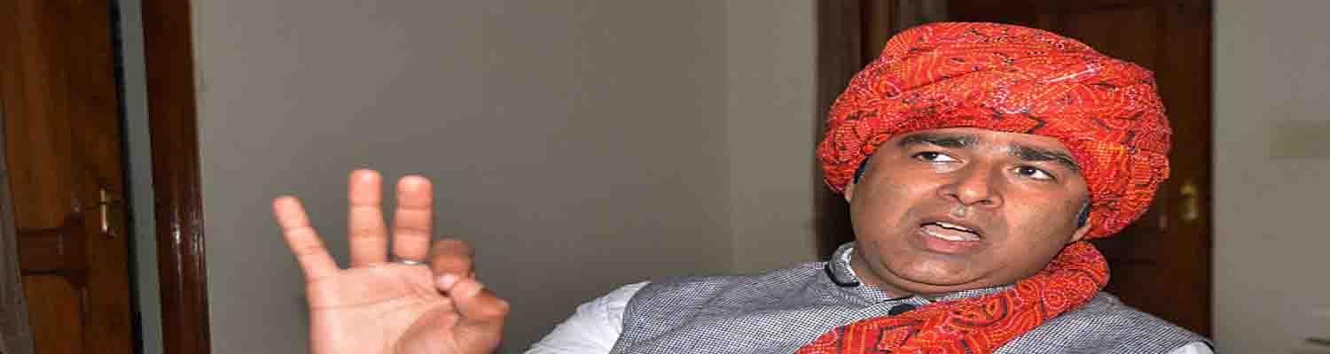 यूपी : BJP विधायक संगीत सोम पर 43 लाख की रिश्वतखोरी का आरोप