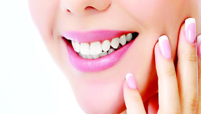 सफेद और हेल्दी दांत बचाते हैं आपको कई बीमारियों से