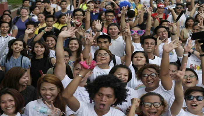फिलीपींस : एलजीबीटी समुदाय के अधिकारों के लिए सड़कों पर उतरा जनसैलाब