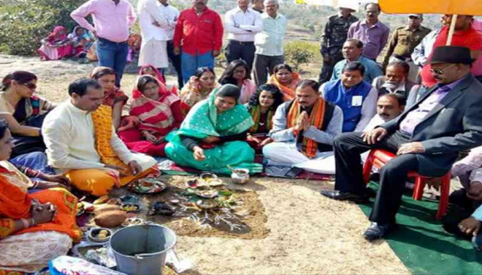 हेमा मालिनी से पहले ये चार नेता भी कर चुके है पूजा का अपमान