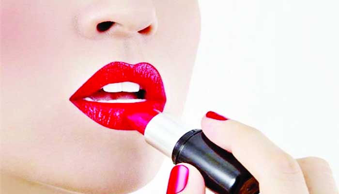 Beauti Tips : अपने होठों के हिसाब से तय करें लिपस्टिक