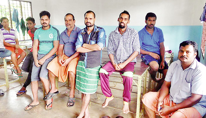 केरल में असम-बंगाल के मजदूरों की आफत