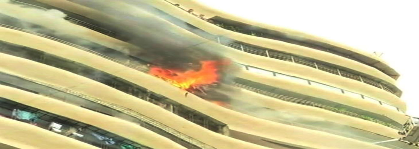 मुंबई: हिंदमाता सिनेमा के पास क्रिस्टल टावर में लगी आग, 4 की मौत, 16 घायल