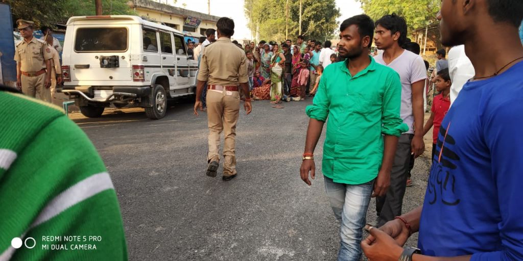गोरखपुर : पहले प्रधान की हत्या फिर बेटे को भी नहीं छोड़ा, गांव में बवाल