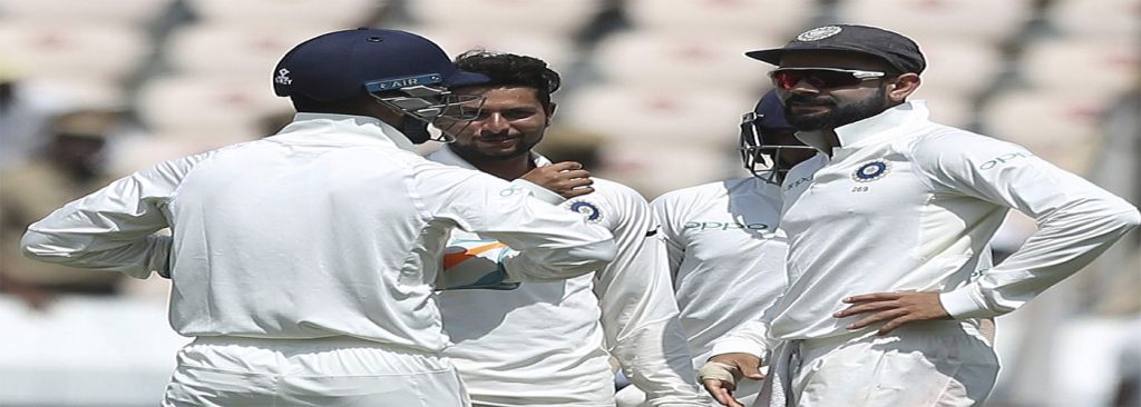 हैदराबाद टेस्ट : भारतीय स्पिनरों ने विंडीज को बैकफुट पर धकेला