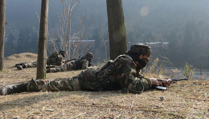  जम्मू एवं कश्मीर: नियंत्रण रेखा पर भारतीय, पाकिस्तानी सैनिकों के बीच गोलीबारी