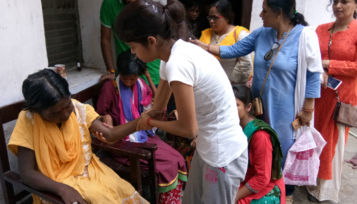 युवाओं ने की नवरात्र में अनोखी भगवती पूजा, हर तरफ हो रही चर्चा