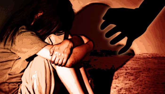 यूपी : छात्रा का दिनदहाड़े अपहरण कर बलात्कार का का प्रयास