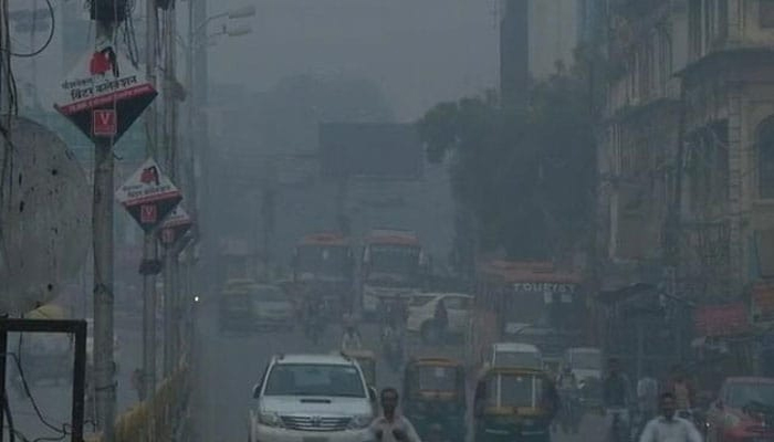 देश के 12 में से UP के 10 शहर प्रदूषित, लखनऊ की हवा दिल्ली से भी ज्यादा जहरीली