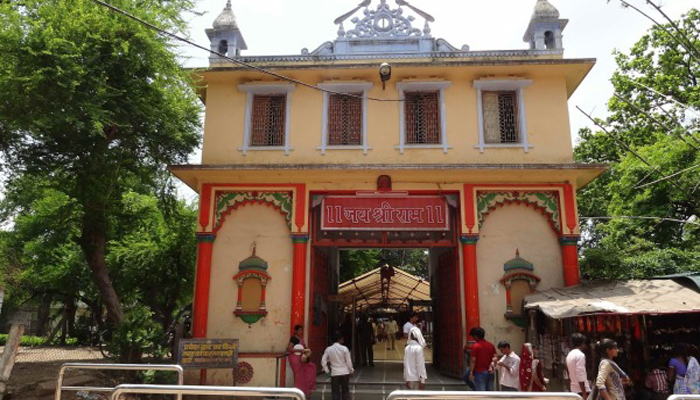 वाराणसी के संकटमोचन मंदिर को बम से उड़ाने की धमकी, बढ़ाई गई सुरक्षा