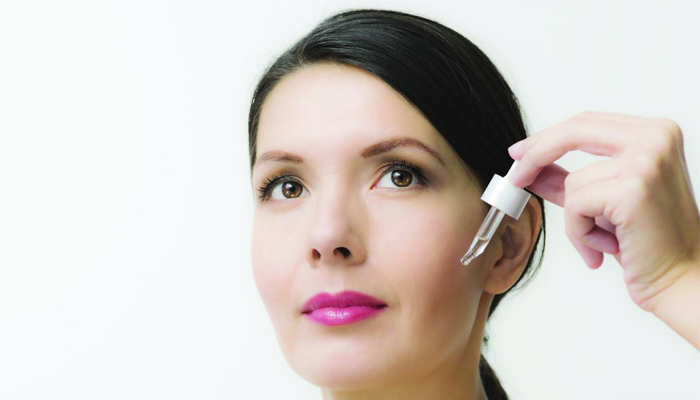 Beauti Tips :चेहरे की सुंदरता बढ़ाने के लिए करें सीरम का प्रयोग
