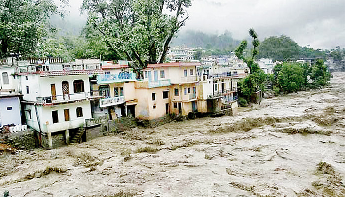 प्रकृति को लेकर हमारी समझ बहुत बचकानी, जरूरी है बाढ़ का आना!