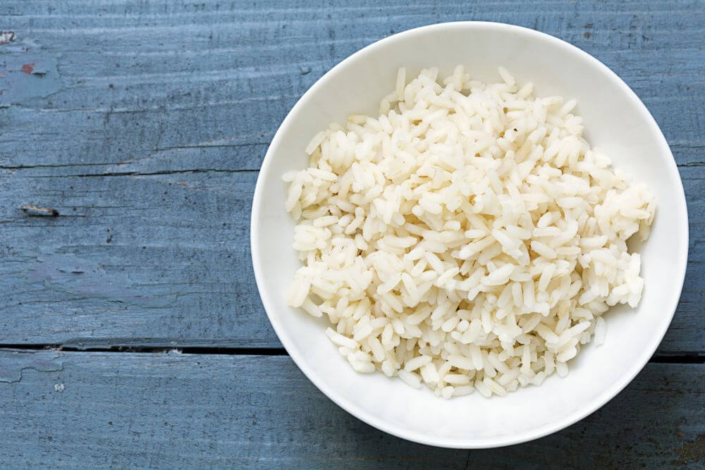 दोबारा न गर्म करें बचे हुए चावल, हो सकती है ये गंभीर समस्या