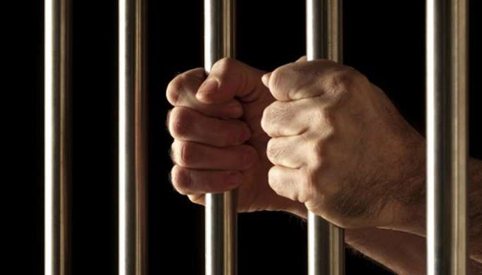 वकील मधुकर मिश्रा पुराने केस में सरेंडर कर गया जेल, बार एसोसिएशन ने किया निलंबित