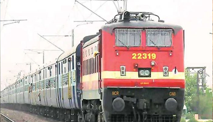नॉन-इंटरलॉकिंग के चलते बरौनी-दिल्ली स्पेशल ट्रेन सात मई से रद्द, कई के बदले मार्ग