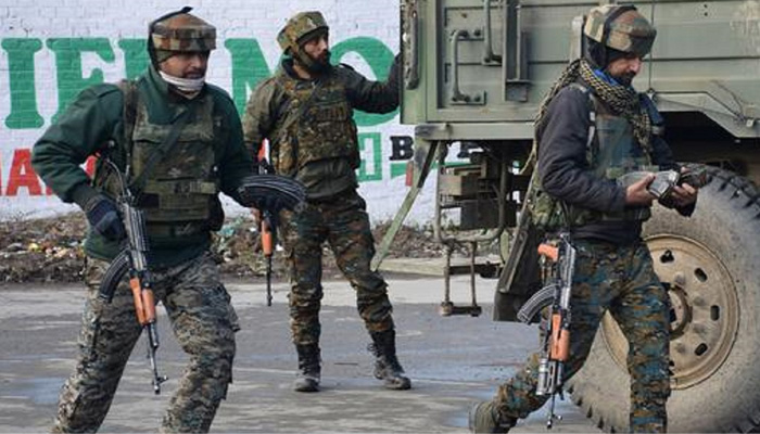 कश्मीर में सुरक्षा बलों और आतंकवादियों के बीच मुठभेड़, सभी इंटरनेट सेवाएं बंद