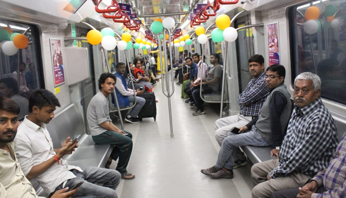 लखनऊ मेट्रो ट्रेन का किराया महंगा होने से कम हो रही यात्रियों की संख्या