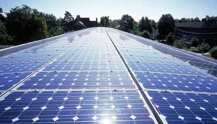 मोदी सरकार के इस फैसले ने सौर ऊर्जा उत्पादन के क्षेत्र में लक्ष्य से किया दूर