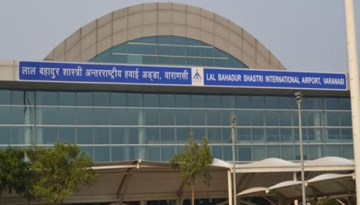 वाराणसी एयरपोर्ट पर पकड़े गए फेक वीजा के ज़रिए भारत मे एंट्री करते 29 पैसेंजर