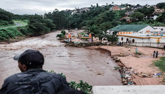 दक्षिण अफ्रीका में बाढ़ से मरने वालों की संख्या ‘लगभग 70’ हुई
