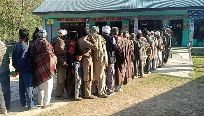 लोकसभा चुनाव 2019: J&K के कुलगाम में कड़ी सुरक्षा व्यवस्था के बीच मतदान जारी