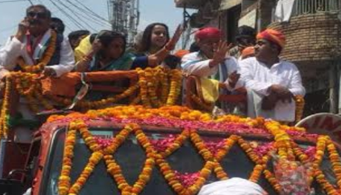 सुल्तानपुर: कांग्रेस प्रत्याशी संजय सिंह ने किया नामांकन, प्रमोद तिवारी भी हुए शामिल