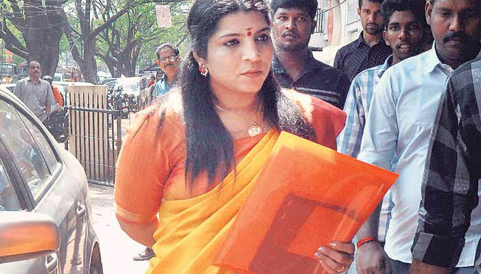 कभी कांग्रेस की वफादार रही ये महिला, वायनाड में अब राहुल को देगी चुनौती