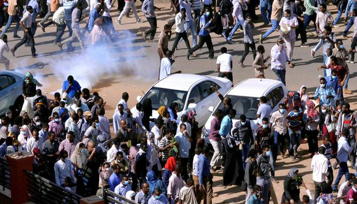 सूडान: सुरक्षाबलों के हाथों मारे गए राष्ट्रपति के इस्तीफे की मांग कर रहे 60 प्रदर्शनकारी