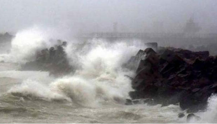 चक्रवाती तूफान फानी: ओडिशा में बड़े पैमाने पर लोगों को निकालने का अभियान जारी