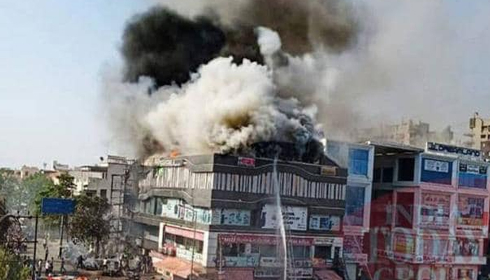 सूरत में आग से 20 की मौत, पीएम मोदी ने जताया दुख, हादसे की जांच के आदेश